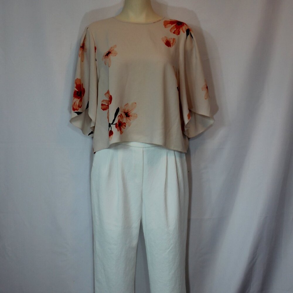 Aritzia Wilfred Cambria Floral cropped cream 3/4 sleeve  Blouse size Large